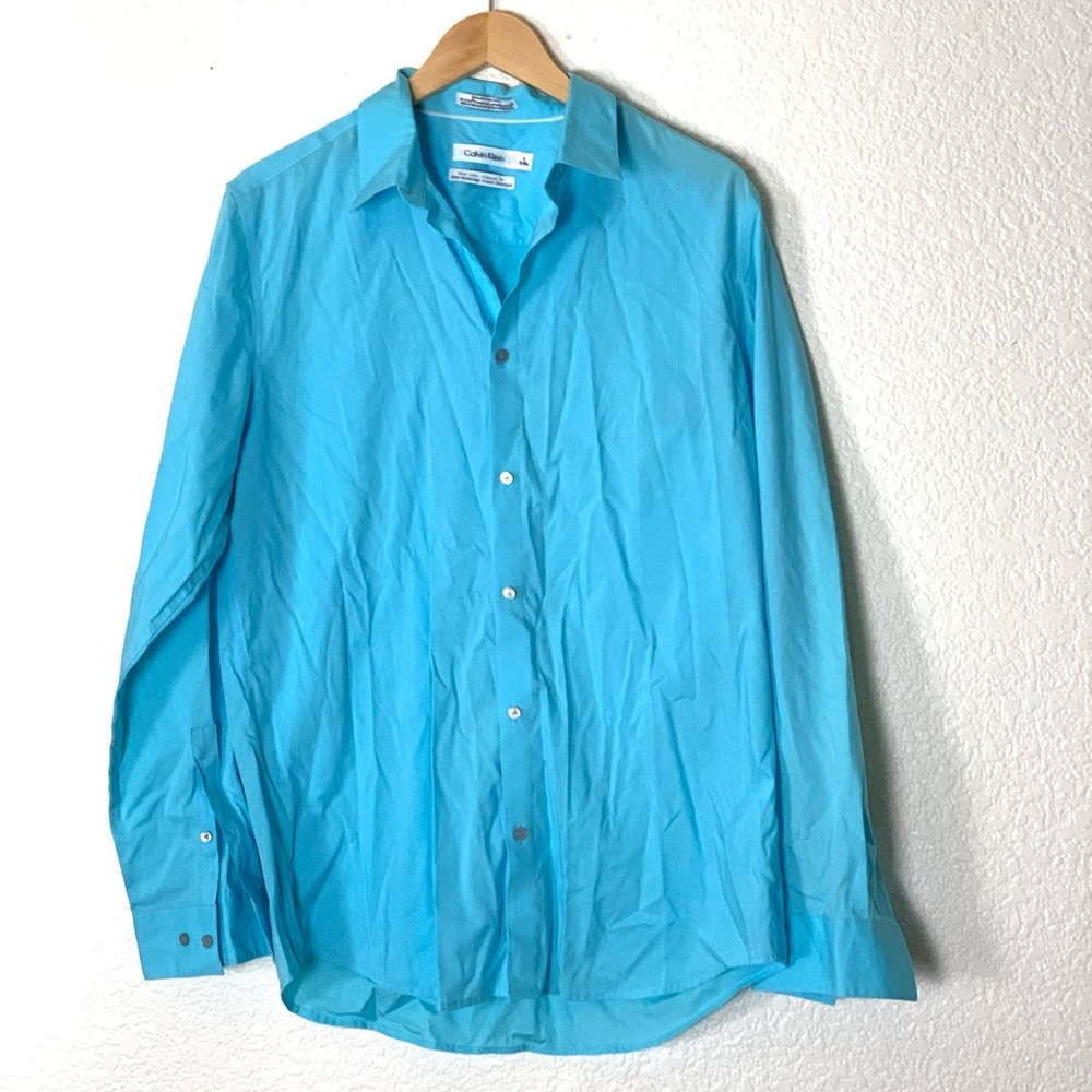 Calvin Klein | Classic Blue button down dress shirt long sleeve size med…